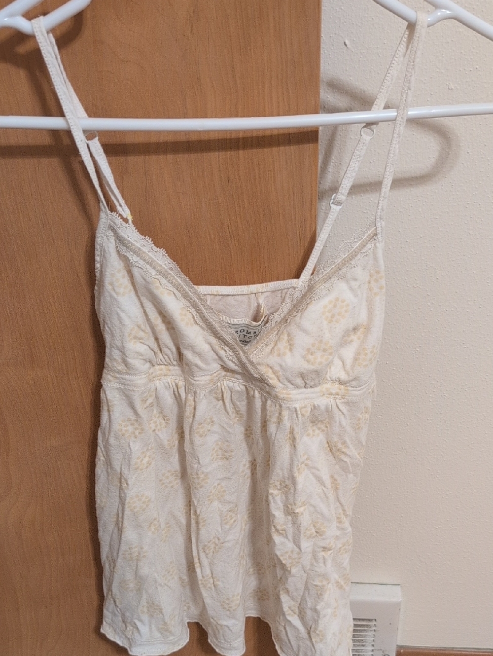 Y2K Abercrombie & Fitch Cream Floral Lace-Trim Cami